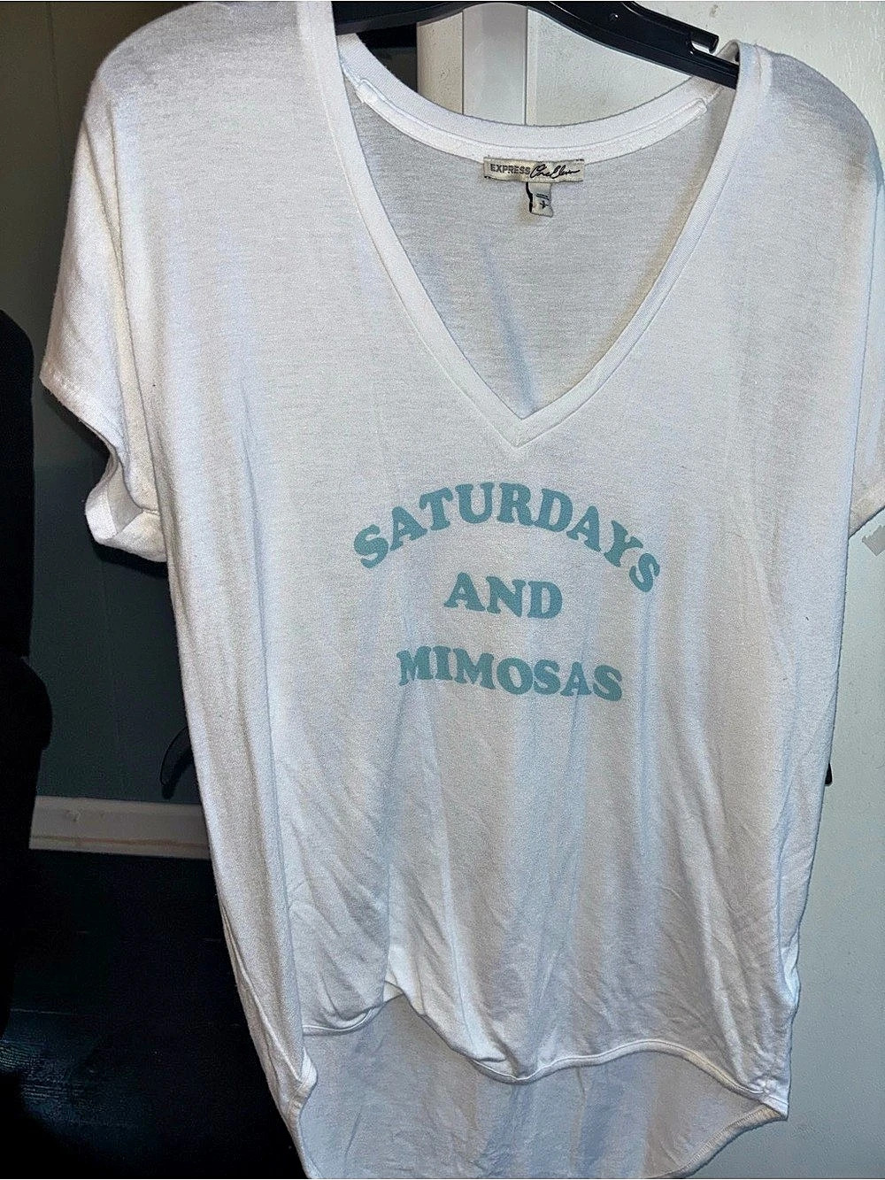 Express Women'Small V-Neck Graphic Tee Size Small Like New